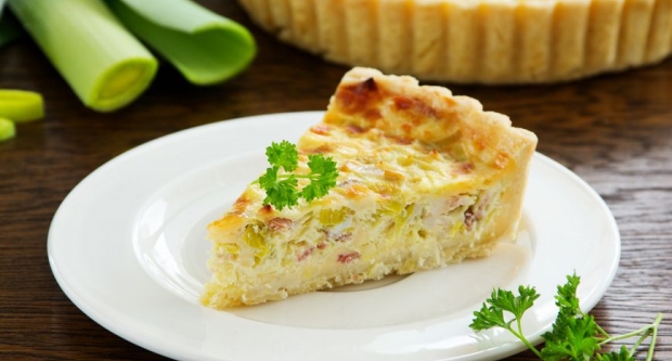 Recept za slanu pitu sa šunkom i mladim lukom