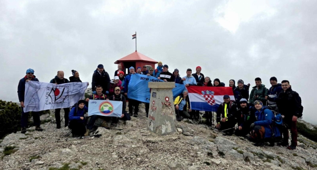 HPD Gojzerica na krovu Hrvatske, dinarskom vrhu Sinjal
