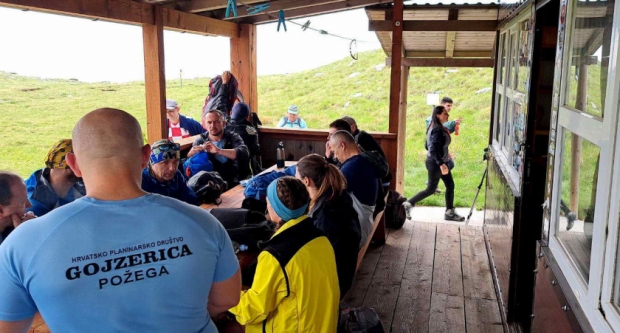 HPD Gojzerica na krovu Hrvatske, dinarskom vrhu Sinjal