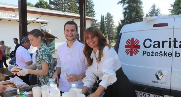 FOTO: Hodočašće obitelji s brojnom djecom u Voćin