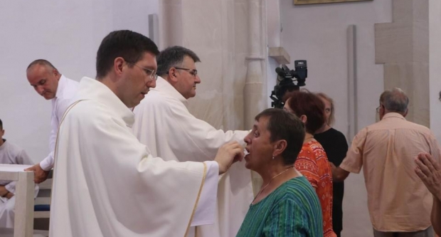 FOTO: Hodočašće obitelji s brojnom djecom u Voćin