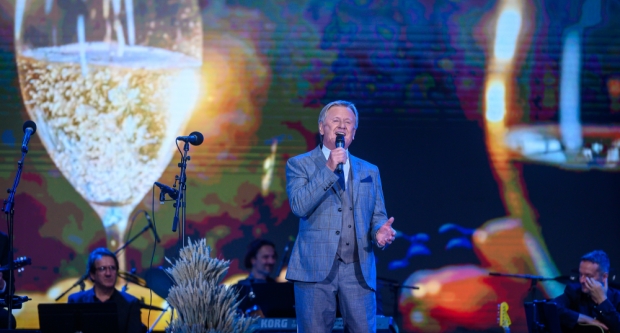 Škoro oduševio novom pjesmom ’Baja’ na završnoj večeri Zlatnih žica Slavonije