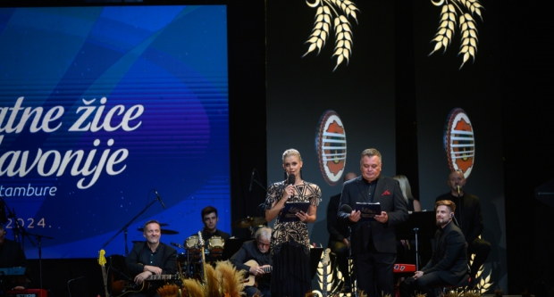 Škoro oduševio novom pjesmom ’Baja’ na završnoj večeri Zlatnih žica Slavonije