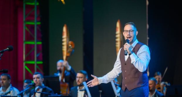 Škoro oduševio novom pjesmom ’Baja’ na završnoj večeri Zlatnih žica Slavonije