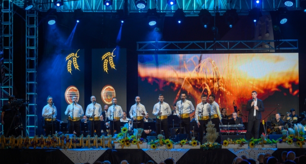 Škoro oduševio novom pjesmom ’Baja’ na završnoj večeri Zlatnih žica Slavonije