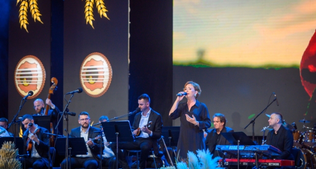 Škoro oduševio novom pjesmom ’Baja’ na završnoj večeri Zlatnih žica Slavonije