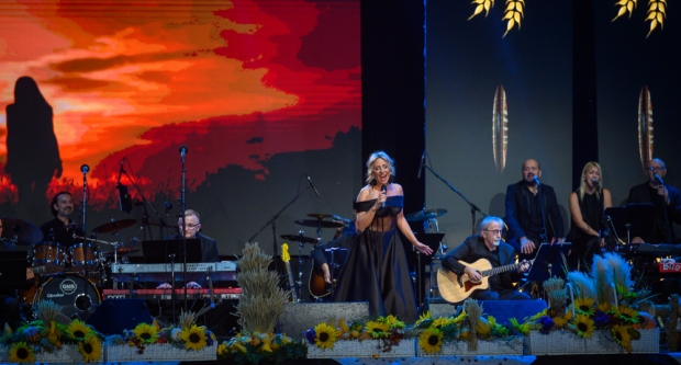 Škoro oduševio novom pjesmom ’Baja’ na završnoj večeri Zlatnih žica Slavonije