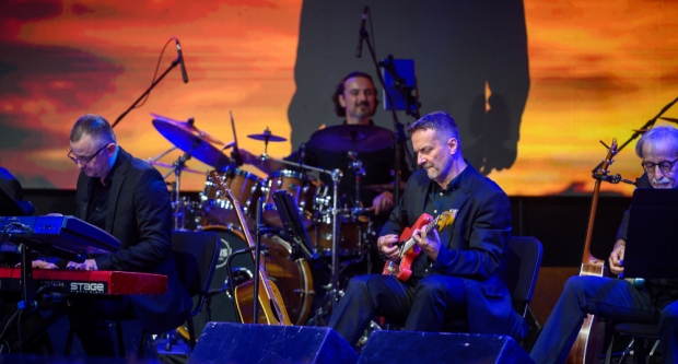 Škoro oduševio novom pjesmom ’Baja’ na završnoj večeri Zlatnih žica Slavonije