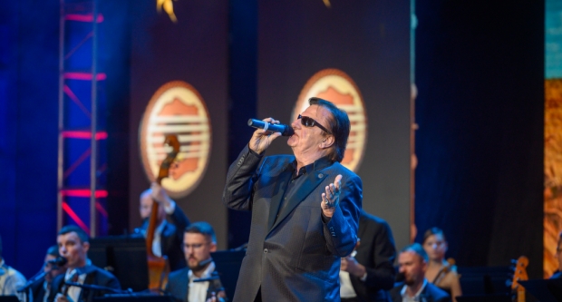 Škoro oduševio novom pjesmom ’Baja’ na završnoj večeri Zlatnih žica Slavonije