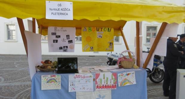 Projekt ʺBontonʺ okupio 12 škola diljem županije, učenici kroz zabavu pokazivali pravila bontona