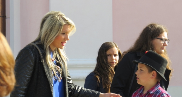 Projekt ʺBontonʺ okupio 12 škola diljem županije, učenici kroz zabavu pokazivali pravila bontona