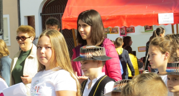 Projekt ʺBontonʺ okupio 12 škola diljem županije, učenici kroz zabavu pokazivali pravila bontona