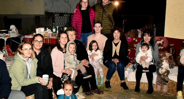 Živa povijest Štitnjaka: Dan mrtvih spaja generacije uz vatru, pjesmu i jedinstvene običaje