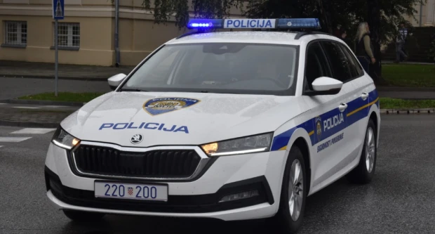 Nezaustavljanje na „stop“ uzrokovalo sudar u Požegi