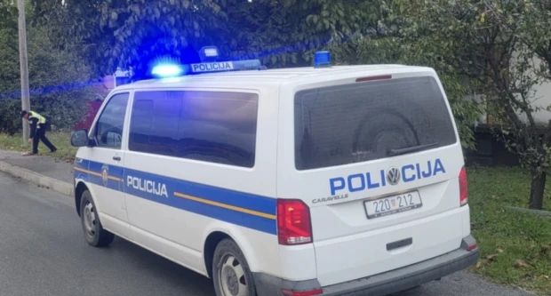 Teško alkoholizirani vozač automobilom udario u kuću u Gradcu, policija izrekla stroge mjere