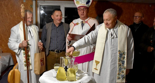 Martinje u Šušanju: Unatoč kašnjenju i izostanku kardinala Bauera, mošt uspješno ’kršten’ u mlado vino