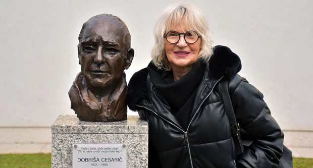 Požeška kiparica Tatjana Kostanjević osvaja Francusku: ’Violinist’ postavljen nedaleko Toulona, nakon što je postao simbol glazbe u Opatiji.