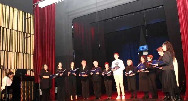 Pleternica zapjevala uoči Božića uz HKUD Vijenac i Udrugu Osmjeh