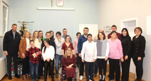 Božićni domjenak pleterničke Udruge „Osmjeh“ ispunjen radošću i zajedništvom