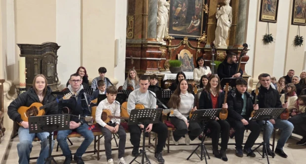 Kutjevački tamburaši obogatili božićna misna slavlja u Kutjevu i Vetovu