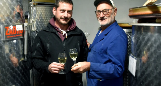 Spoj iskustva i mladenačke vizije: Obitelj Ostojić iz Drage gradi vinsku budućnost na obroncima Papuka