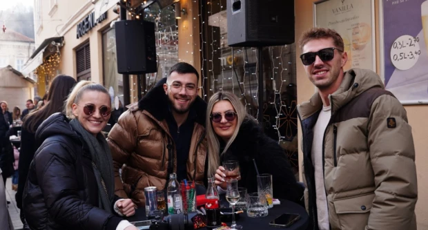 Dobra glazba uz tople napitke razveselila sugrađane na dnevnom dočeku Nove godine