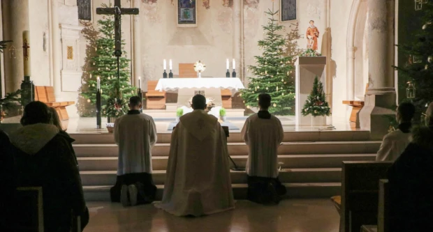 Molitveno bdijenje uoči Nove godine u požeškoj crkvi sv. Lovre
