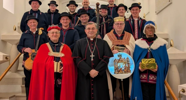 Pjevači Betlehemske zvijezde iz Jakšića pohodili biskupa Ivu