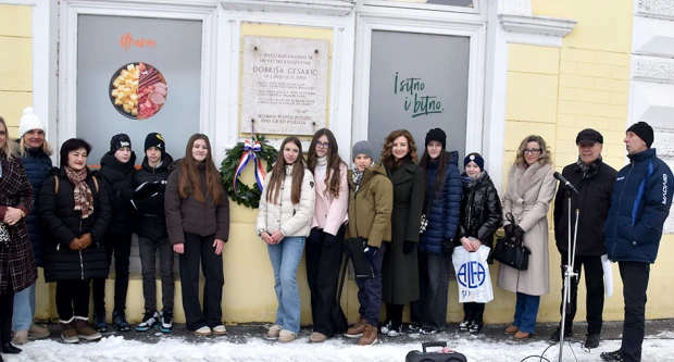 Učenici i učitelji u čast Dobriši Cesariću 