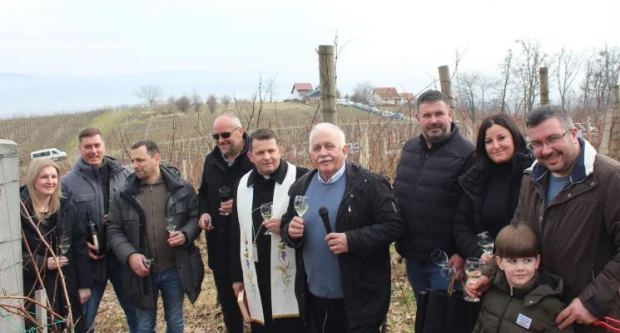 ’VINA MARKOTA’: Na Starcu proslavili Vincelovo uz blagoslov vinove loze, pjesmu i druženje 