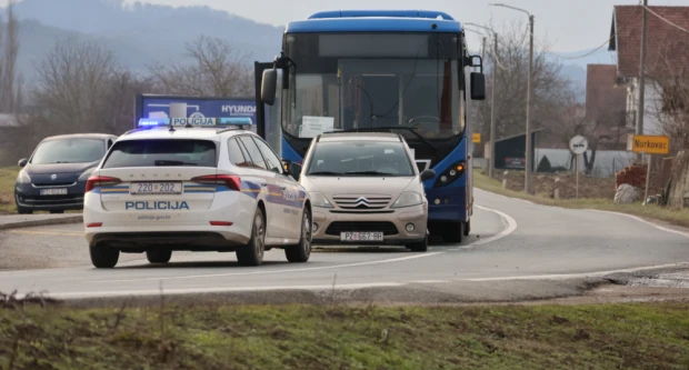 Autobus se zabio u automobil, na mjestu događaja je hitna medicinska pomoć
