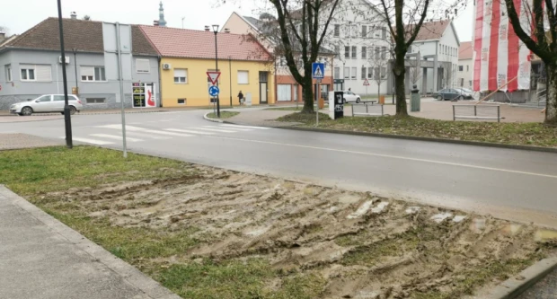 Vukovarska dobila novo parkiralište – na travi: Kršenje propisa i uništavanje zelenila