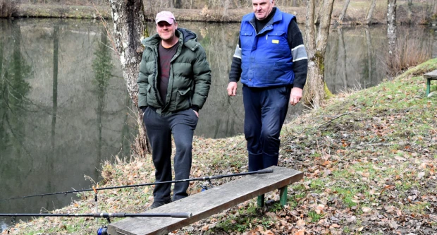 Sezona na Kutjevačkoj rici otvorena: Miris roštilja i prvi zabačaji kutjevačkih ribiča