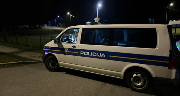 Promili kumovali nesreći: 34-godišnjak teško stradao nakon slijetanja s ceste