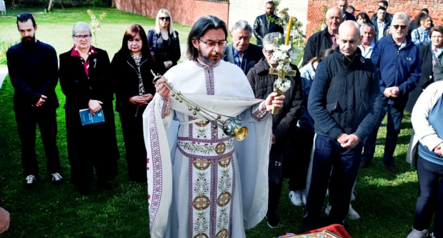 USKRSNA LITURGIJA U POŽEGI: Vjernici uz paroha Petrovića proslavili najveći kršćanski blagdan