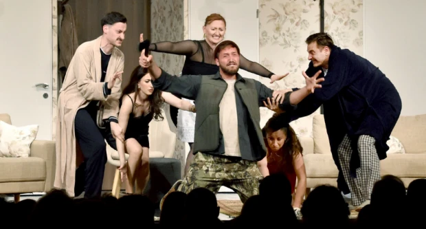 Hit komedija „Pidžama za šestero“ oduševila publiku u Požegi