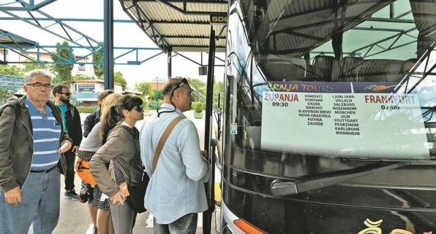 MLADI SLAVONCI U NJEMAČKOJ ʼPronašli smo svoj životni put, ovdje je početnička plaća gotovo 2.000 euraʼ MLADI SLAVONCI U NJEMAČKOJ ʼPronašli smo svoj životni put, ovdje je početnička plaća gotovo 2.000 euraʼ