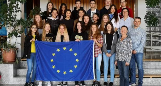 Europski projekt Srednje škole Pakrac: Škola ambasador Europskog parlamenta Europski projekt Srednje škole Pakrac: Škola ambasador Europskog parlamenta