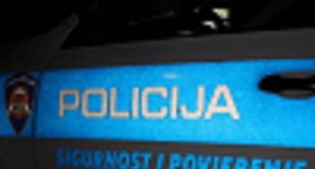 Slavonski Brod -U teškoj prometnoj nesreći jedna osoba smrtno stradala Slavonski Brod -U teškoj prometnoj nesreći jedna osoba smrtno stradala