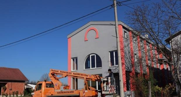 Započelo blagdansko ukrašavanje ulica Lipika Započelo blagdansko ukrašavanje ulica Lipika