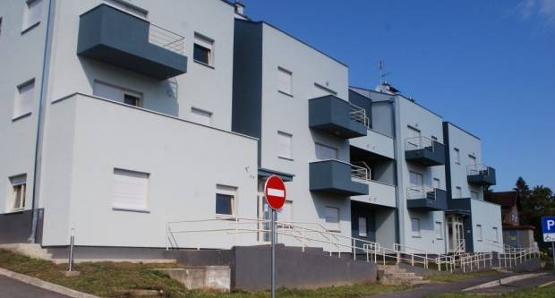 Stambena zgrada na Pilani: Useljeno 15 stanova, praznih 10 Stambena zgrada na Pilani: Useljeno 15 stanova, praznih 10