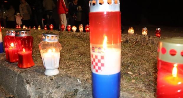 U Lipiku odana počast Gradu Heroju i svim poginulim žrtvama Domovinskog rata U Lipiku odana počast Gradu Heroju i svim poginulim žrtvama Domovinskog rata