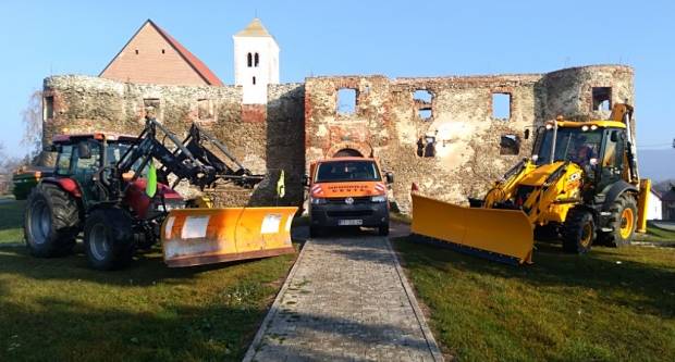 Nova mehanizacija za rad zimske službe Općine Kaptol Nova mehanizacija za rad zimske službe Općine Kaptol