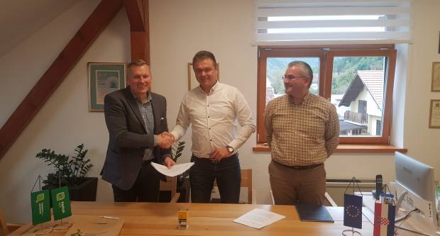 Potpisan Sporazum o suradnji između PP Papuk i Sveučilišta Josipa Jurja Strossmayera u Osijeku Potpisan Sporazum o suradnji između PP Papuk i Sveučilišta Josipa Jurja Strossmayera u Osijeku