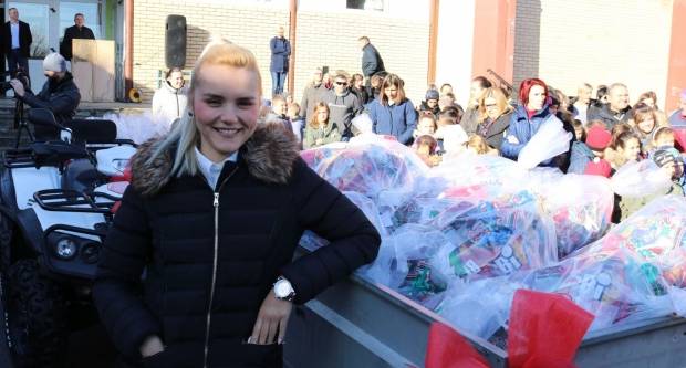 Moto klub Bulls-i i sv. Nikola podijelili poklone djeci OŠ Pleternica