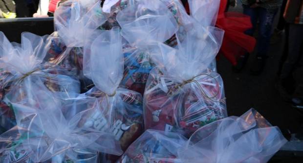 Moto klub Bulls-i i sv. Nikola podijelili poklone djeci OŠ Pleternica