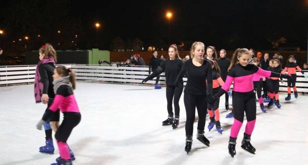  Prosinac je upravo postao veseliji- Gradsko klizalište je otvoreno!