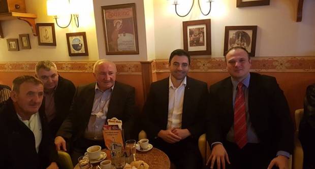 Šef SDP-a Davor Bernardić na druženju s članovima u Požegi Šef SDP-a Davor Bernardić na druženju s članovima u Požegi