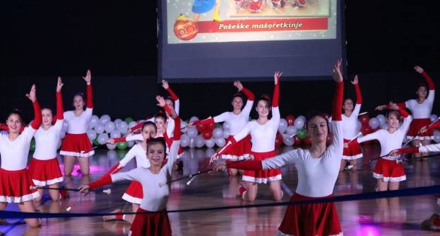 Božićna priča Pleterničkih mažoretkinja