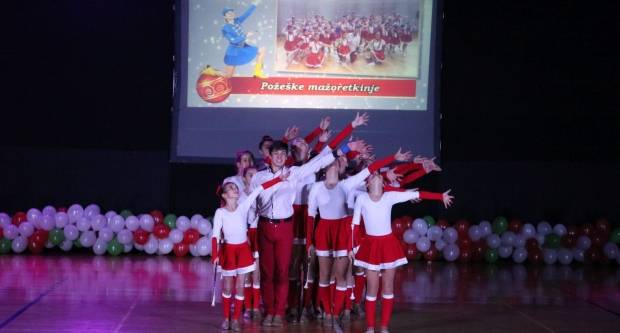 Božićna priča Pleterničkih mažoretkinja